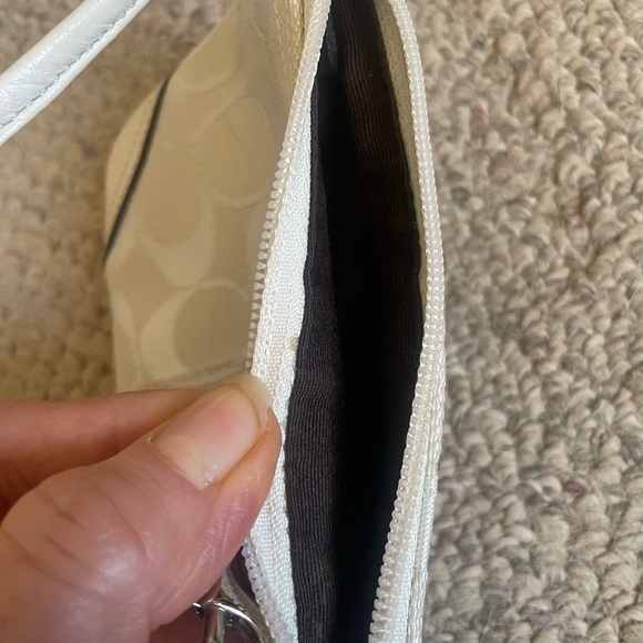 Coach White small wristlet - Picture 6 of 8
